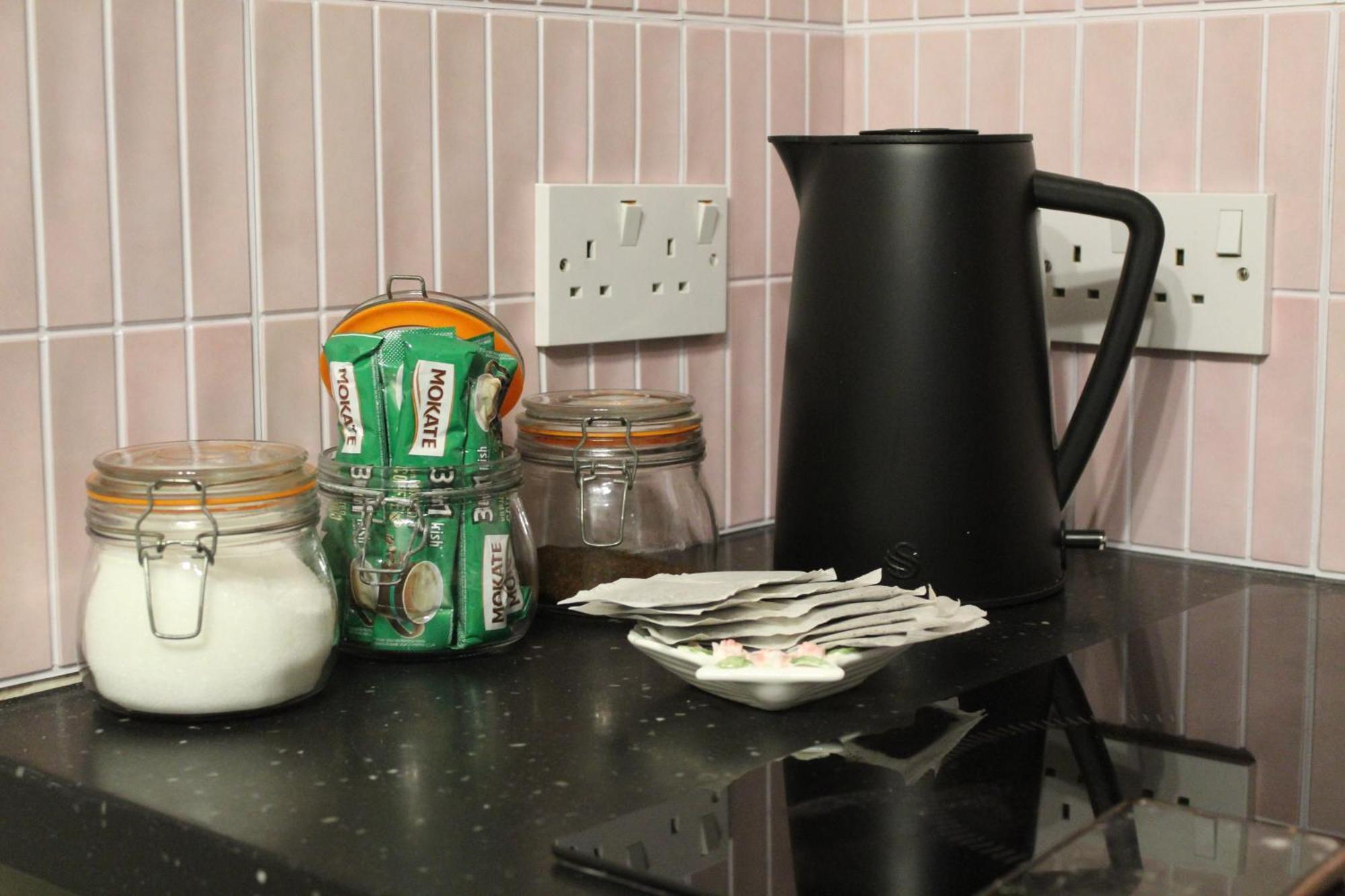 Peacehaven Retreat - 4 Minutes From The Beach! Pet Friendly! Уеймут Екстериор снимка