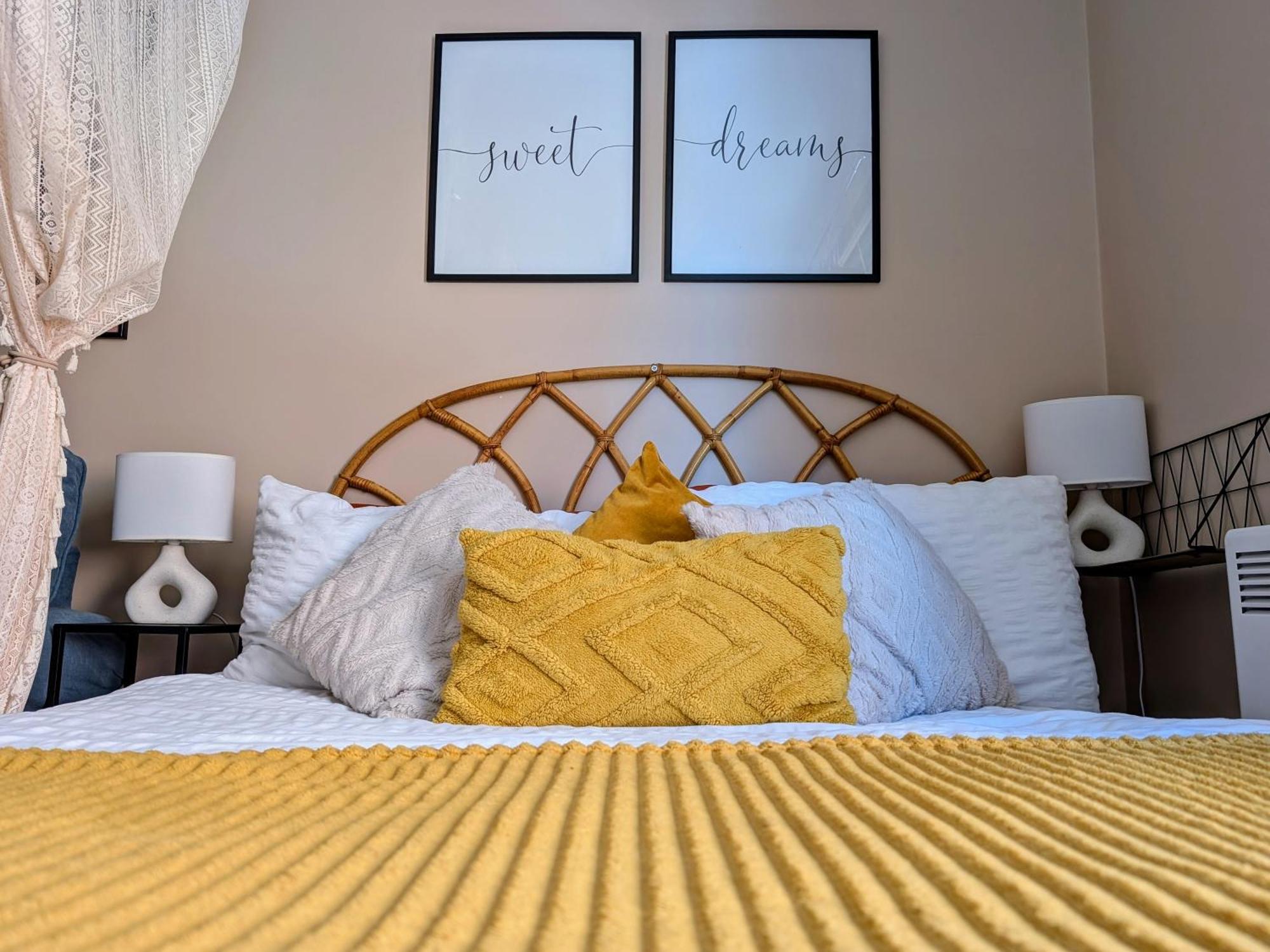Peacehaven Retreat - 4 Minutes From The Beach! Pet Friendly! Уеймут Екстериор снимка