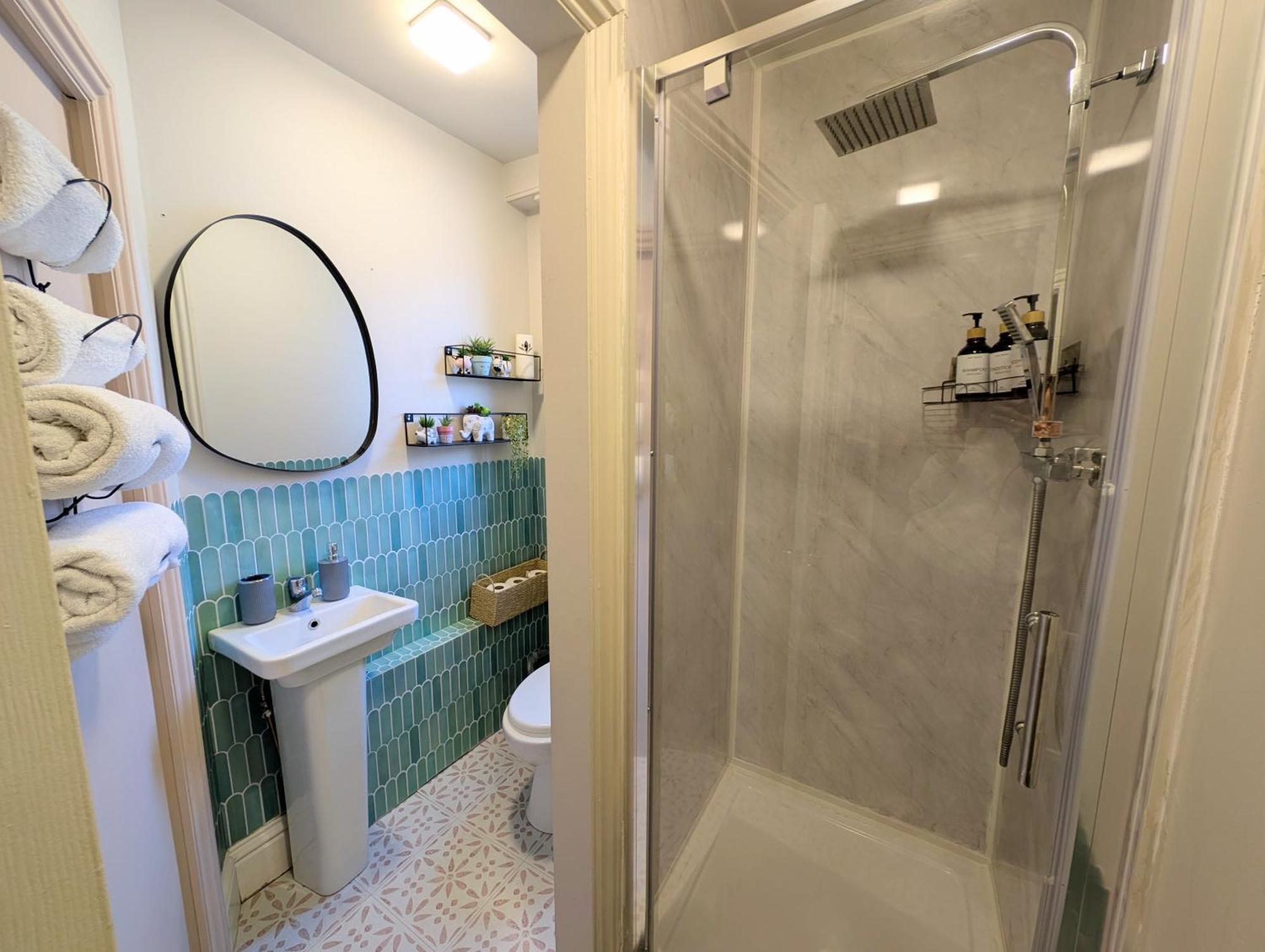 Peacehaven Retreat - 4 Minutes From The Beach! Pet Friendly! Уеймут Екстериор снимка
