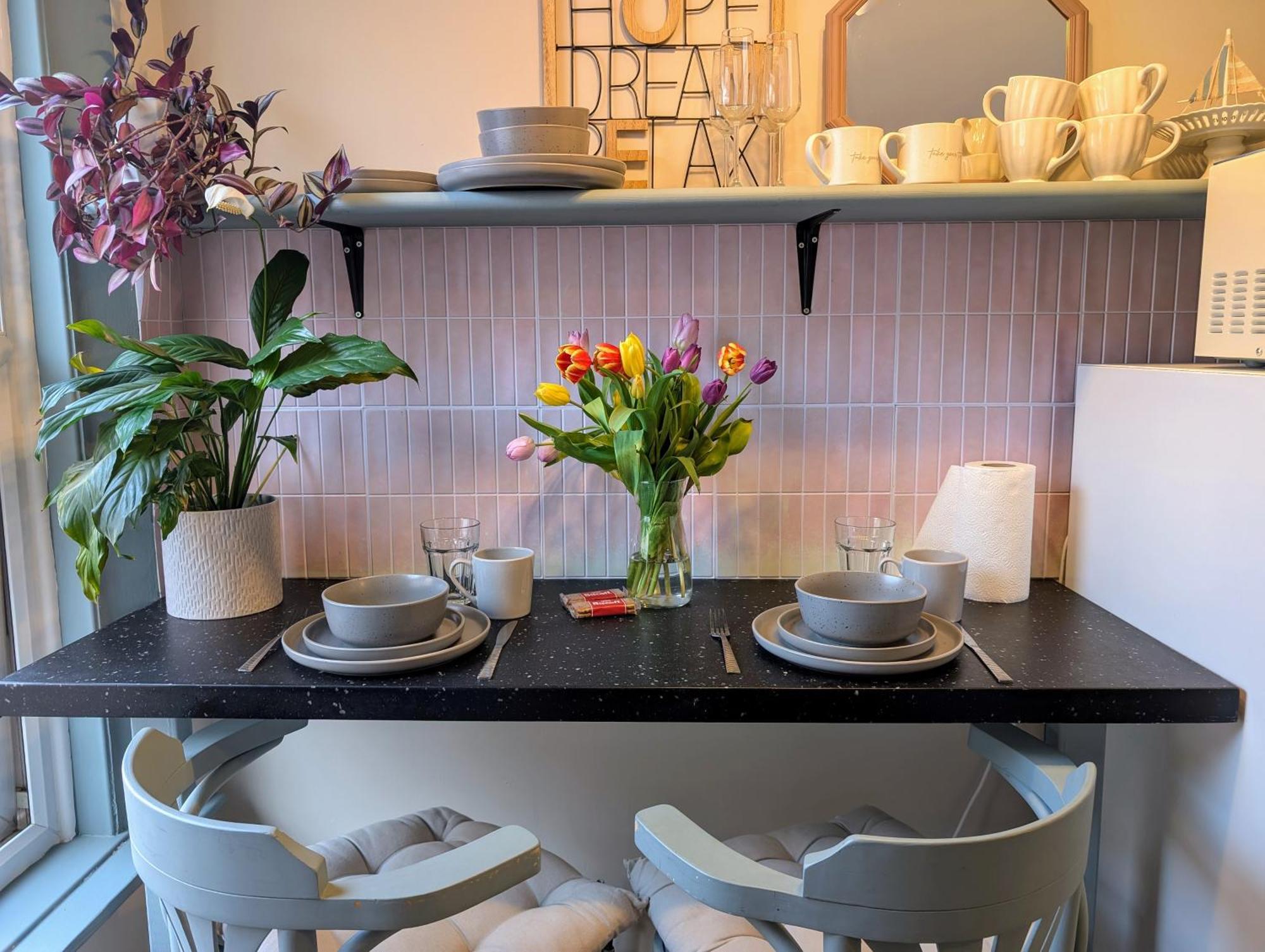 Peacehaven Retreat - 4 Minutes From The Beach! Pet Friendly! Уеймут Екстериор снимка